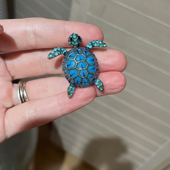Blue Turtle Brooch - Picture 3 of 4